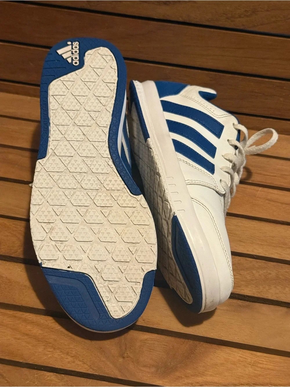 Adidas Cloudfoam VS City White Blue Sneakers Men 6 Women 7.5 AQ5948